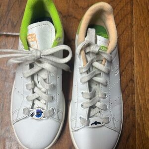 Adidas Stan Smith x Disney 'Miss Piggy & Kermit' sneaker